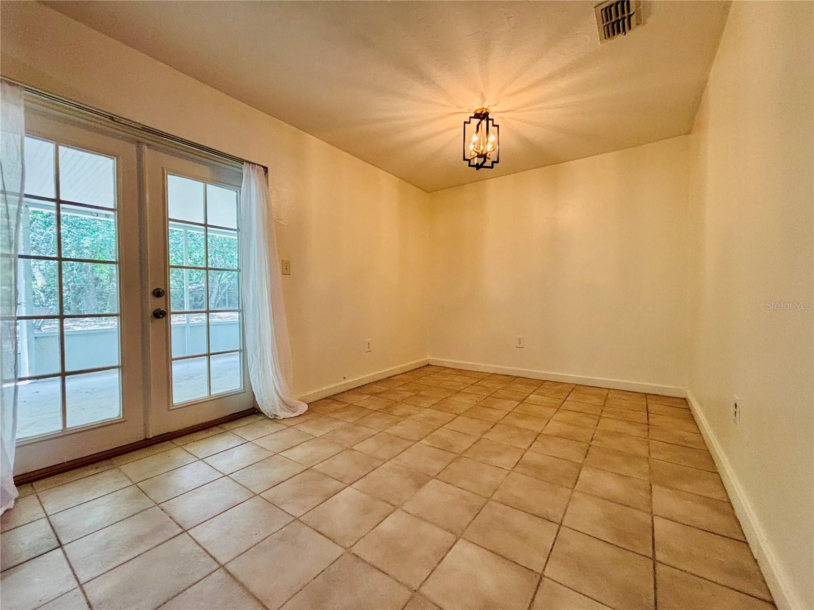 PLANTATION HILLS - Residential