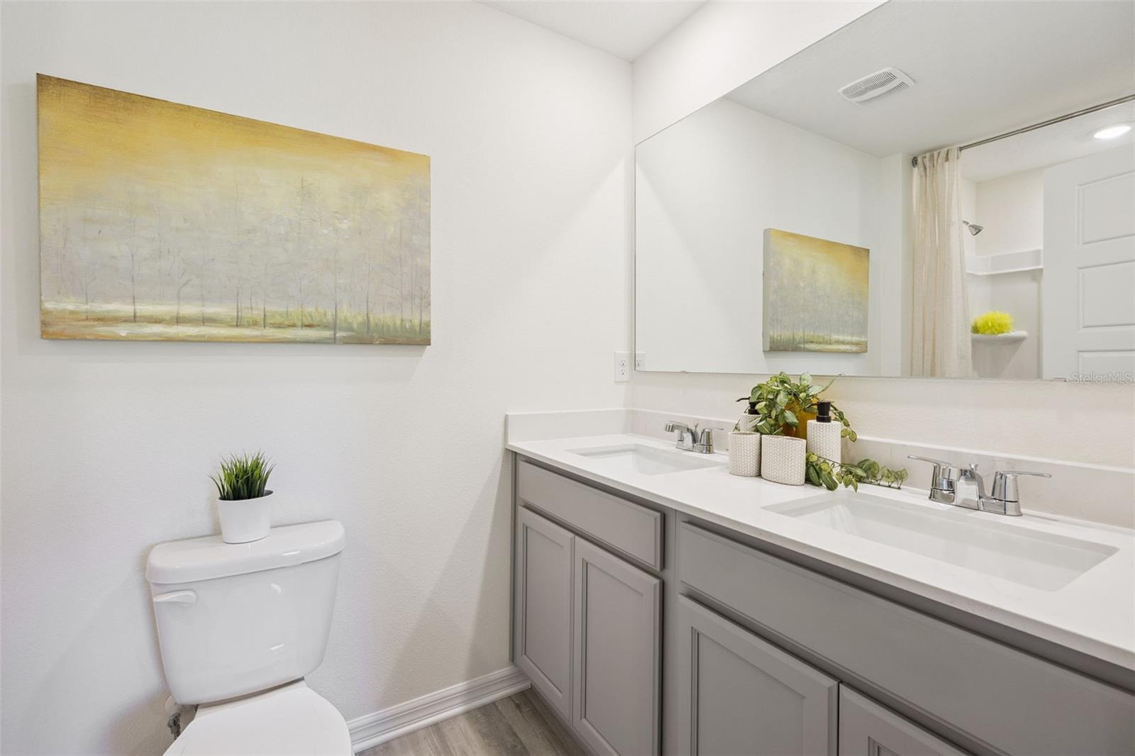 MAGNOLIA POINTE - Residential