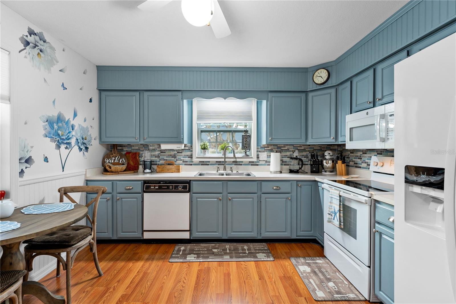 WEDGEWOOD MANOR PH 01 02 - Residential