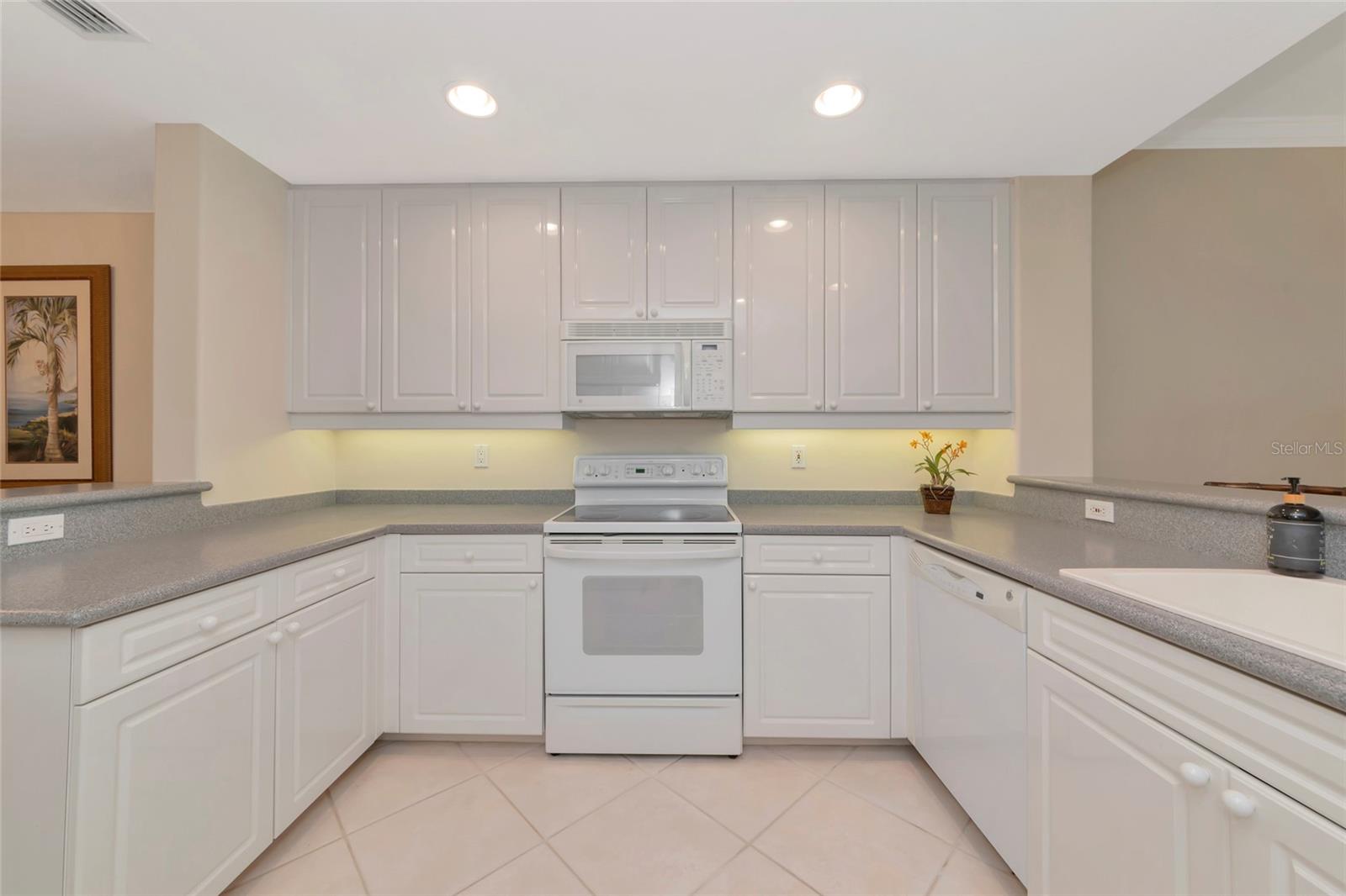 BAYPOINTE VISTA 1 - Residential