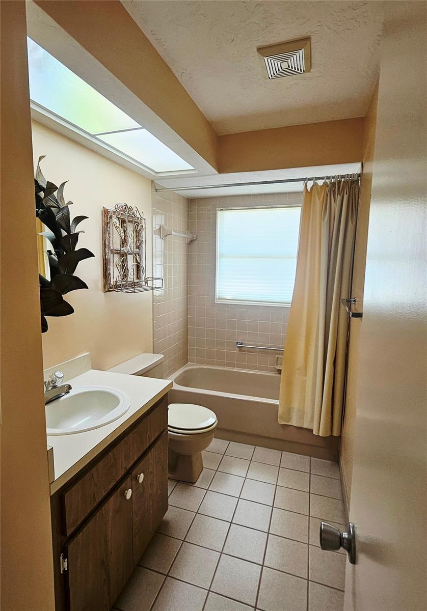 000127 - BEVERLY HILLS UNIT 7 - Residential