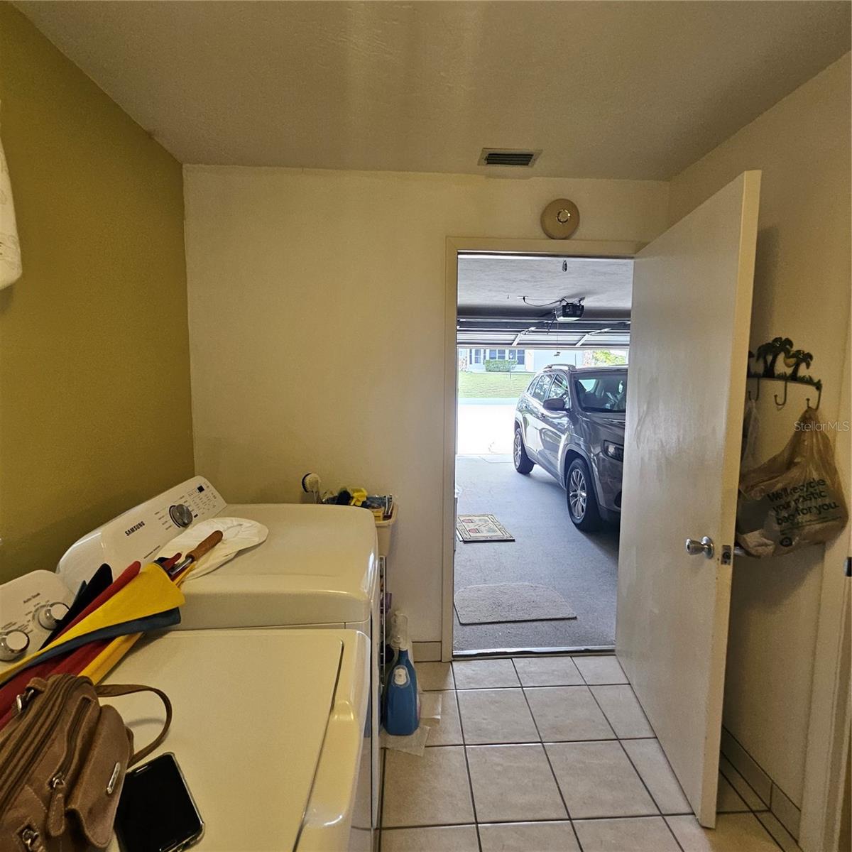 000127 - BEVERLY HILLS UNIT 7 - Residential