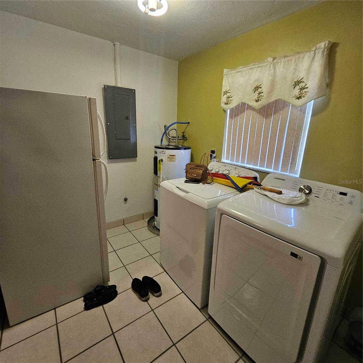 000127 - BEVERLY HILLS UNIT 7 - Residential