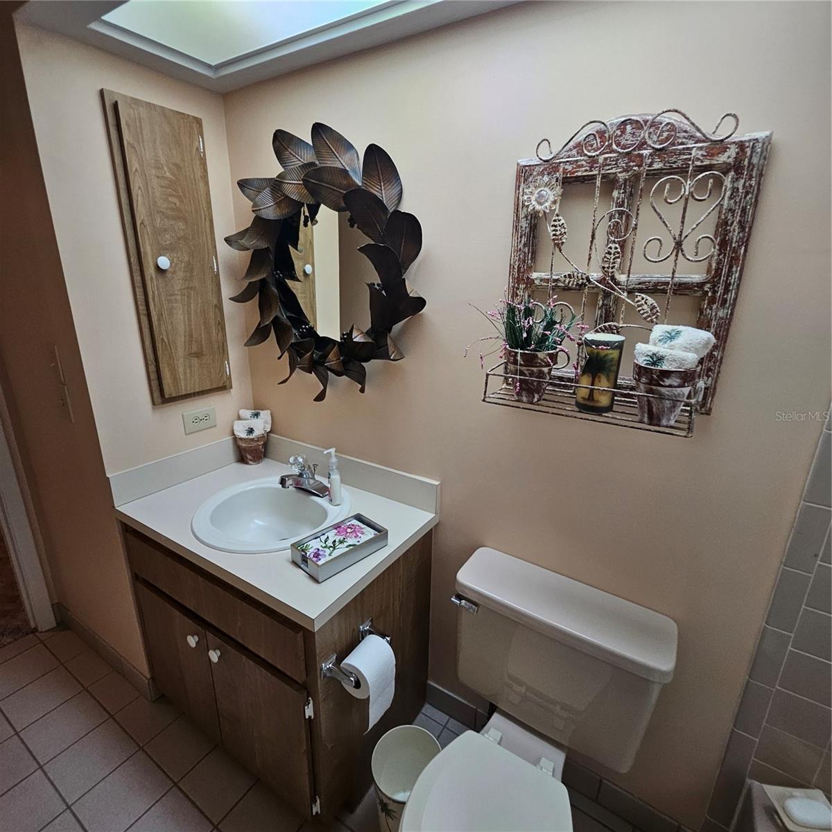 000127 - BEVERLY HILLS UNIT 7 - Residential