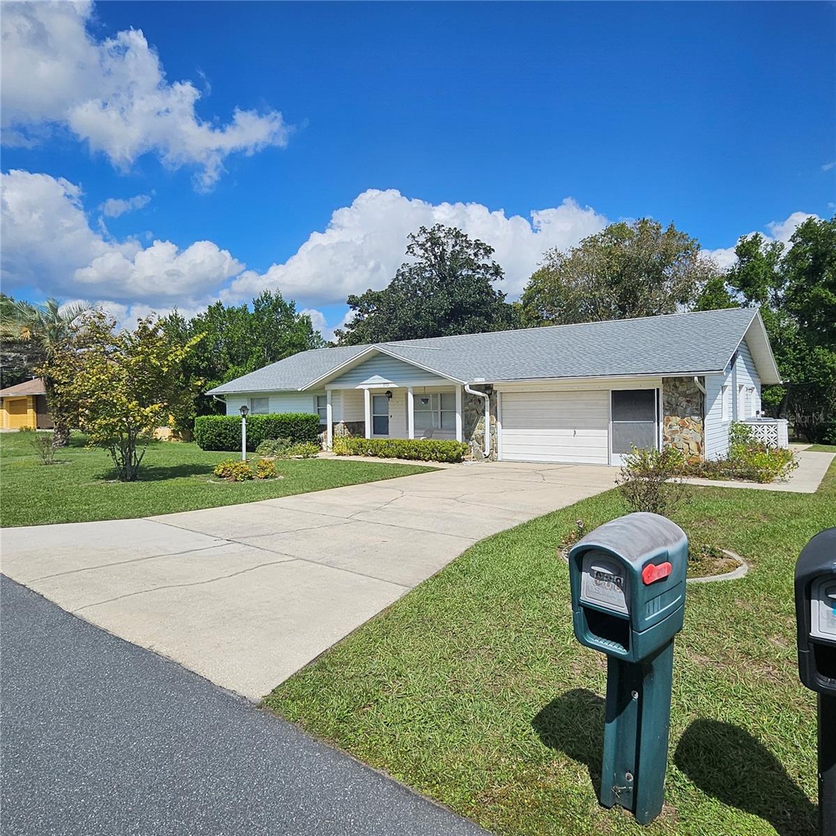 000127 - BEVERLY HILLS UNIT 7 - Residential