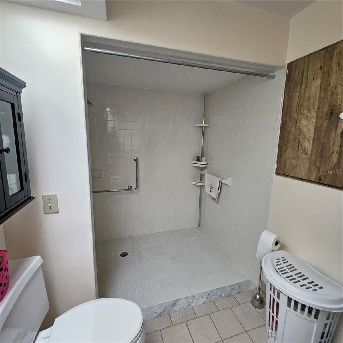 000127 - BEVERLY HILLS UNIT 7 - Residential