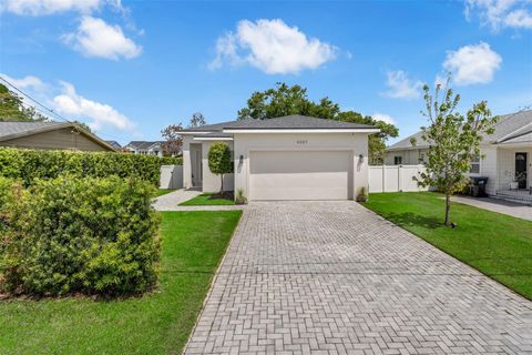 Photo of 4347 Daubert Street, Orlando, FL 32803 (MLS # O6397453)