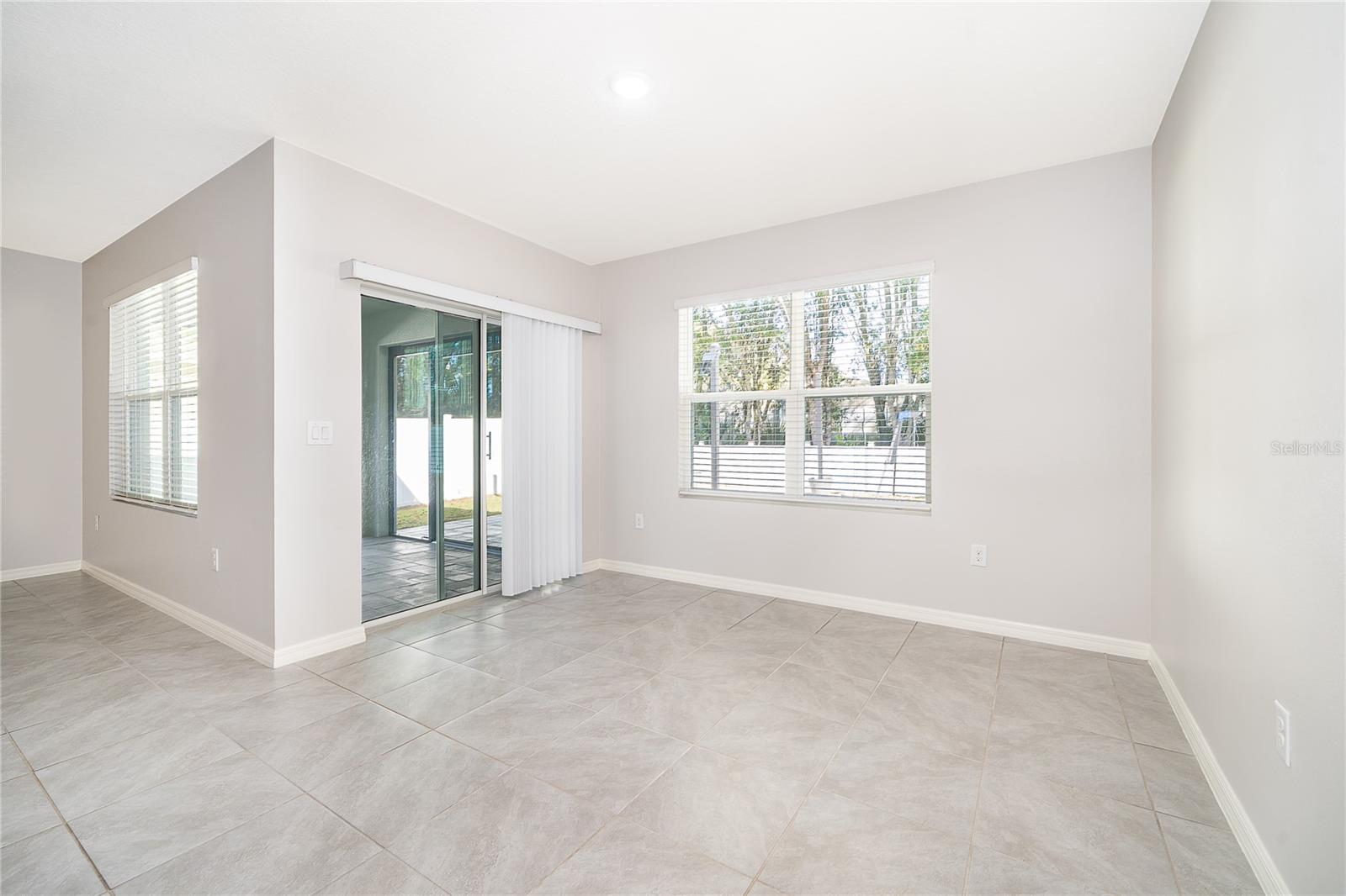 SUMMERVIEW/WOLF CRK RDG PH 2B- - Residential Lease