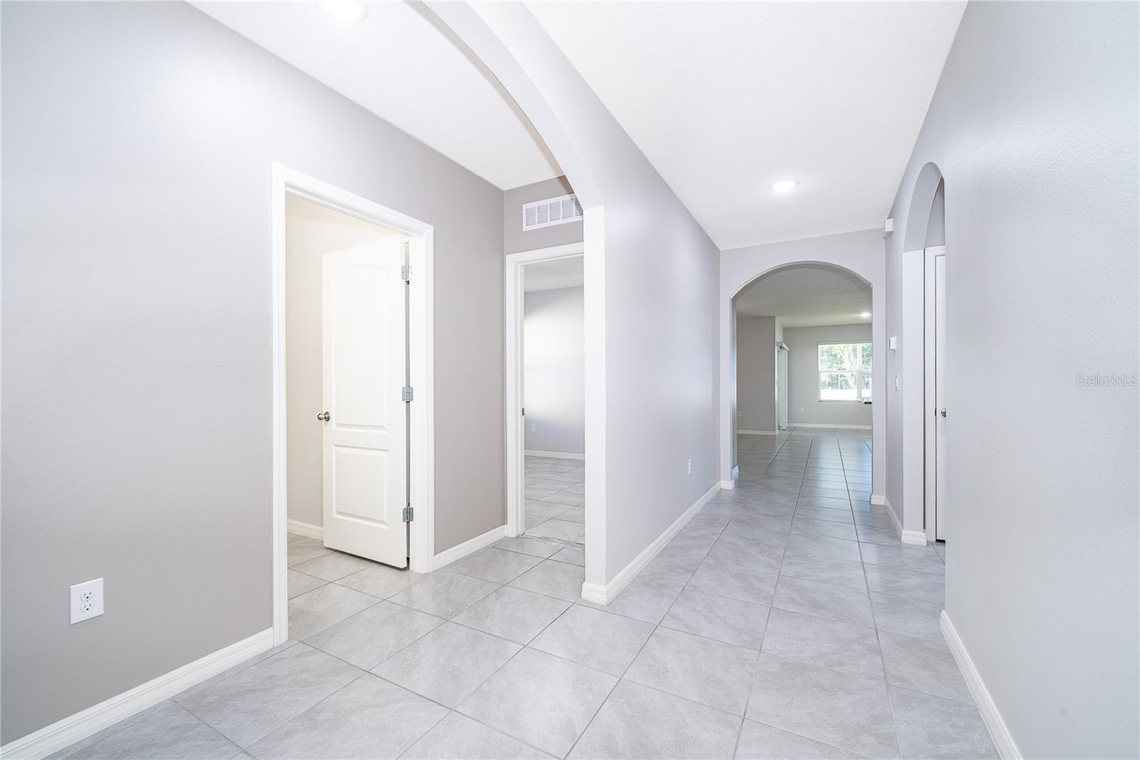 SUMMERVIEW/WOLF CRK RDG PH 2B- - Residential Lease