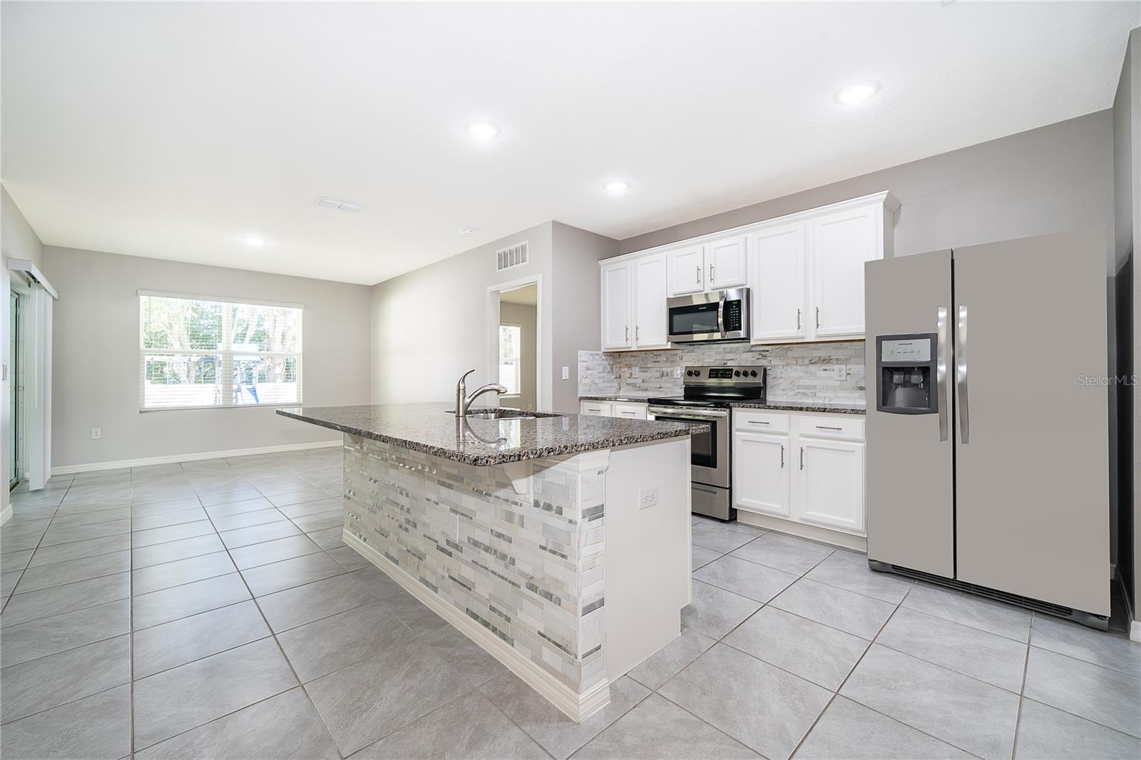 SUMMERVIEW/WOLF CRK RDG PH 2B- - Residential Lease