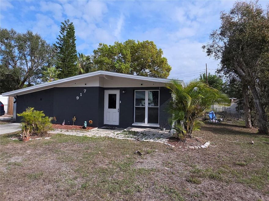 Here is your chance to own a solid block home with a fenced yard, in a great location at an excellent price! Bring your boat- you're just minutes from the manatee river boat ramp on SR 64.  Conveniently located near shopping, restaurants, and I-75 making commuting a breeze.   No deed restrictions and no HOA!  The exterior has fresh new paint and the seller will paint the interior before closing.
Open House Sun 1/18/2026  From 2:00-4:00 pm.
Don't miss this opportunity!
All room sizes to be verified by the buyer.