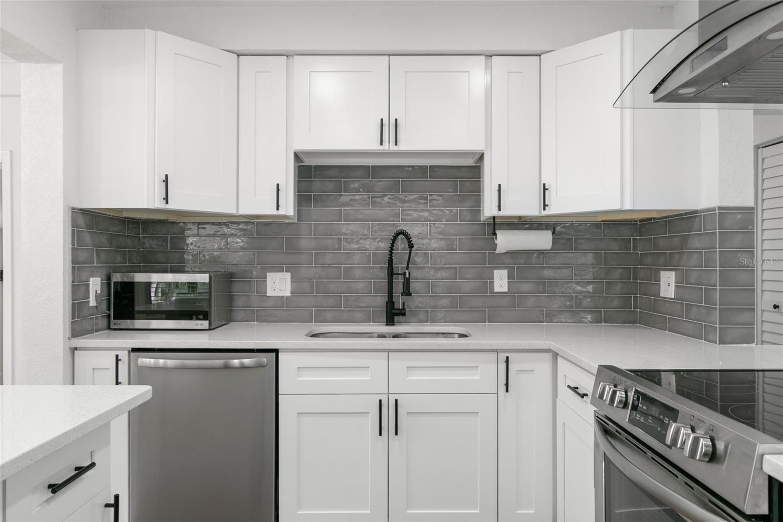 ROUSE MANOR - Residential Lease