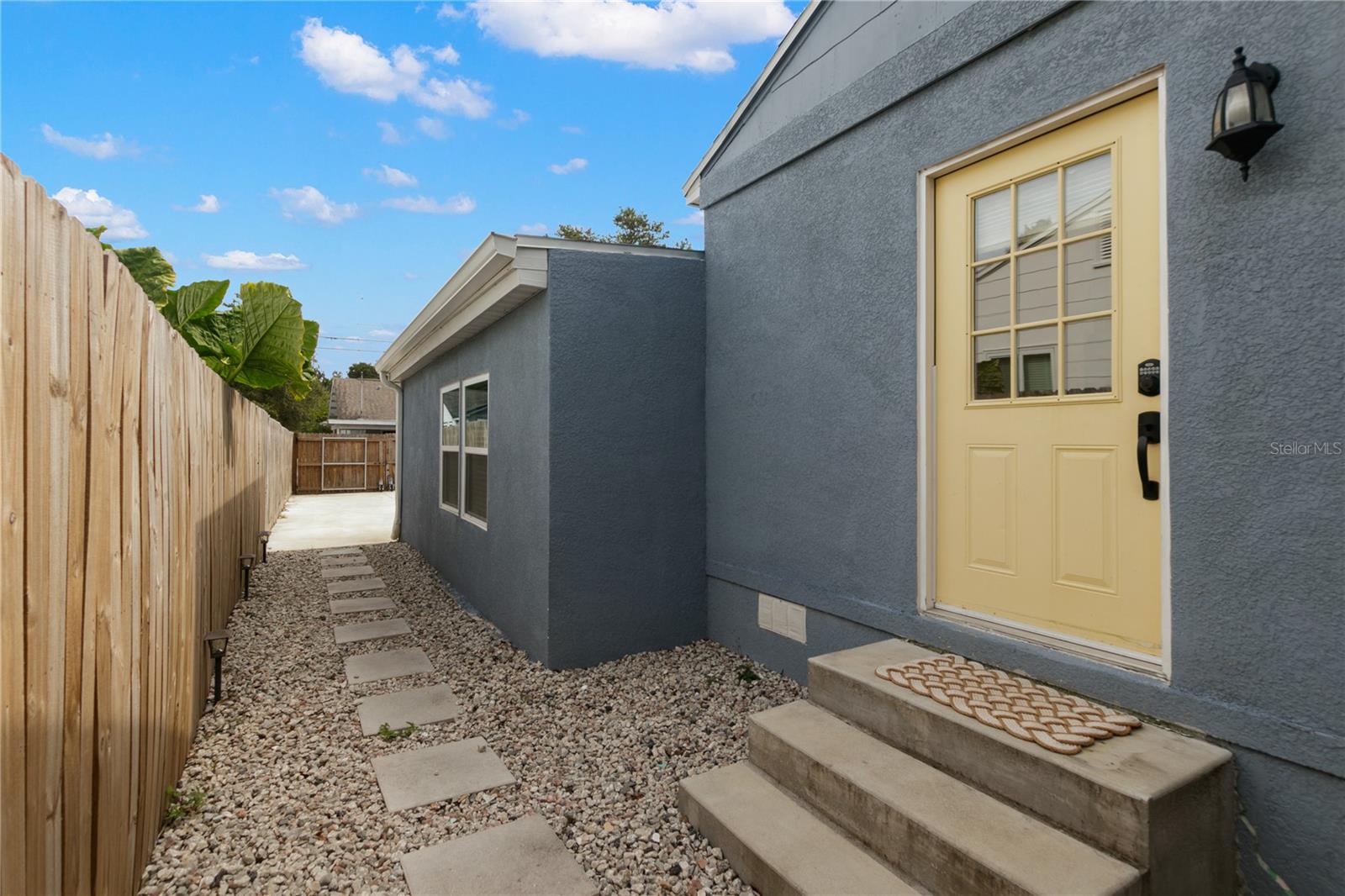 ROUSE MANOR - Residential Lease