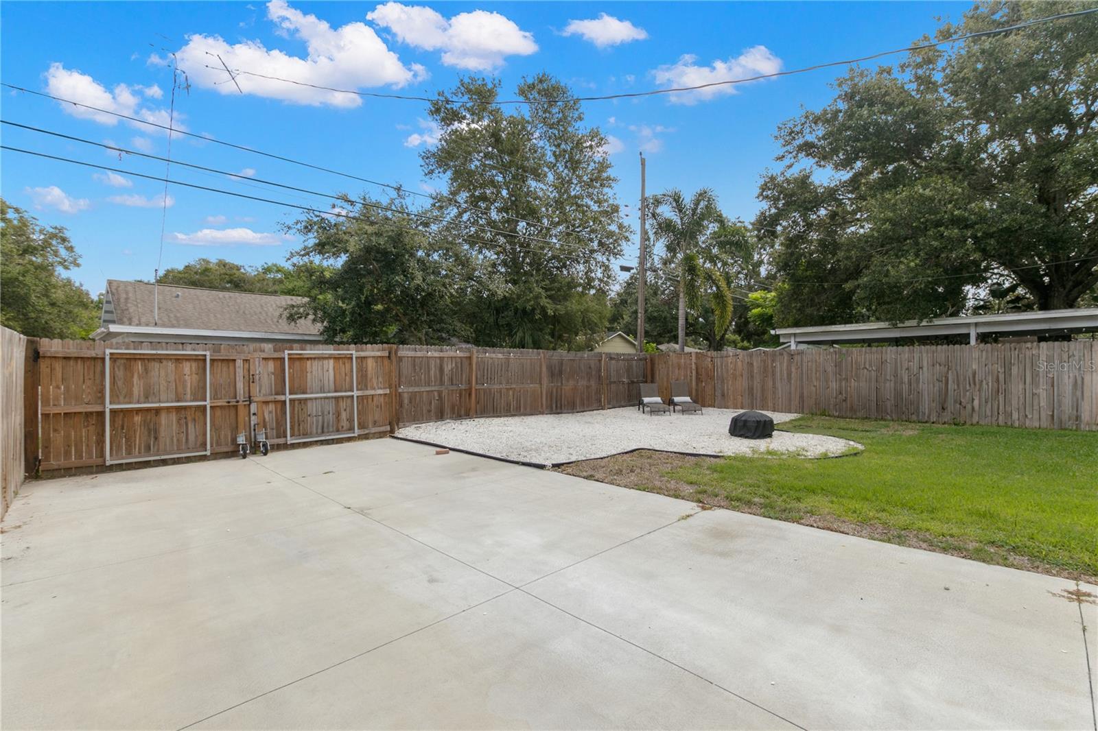 ROUSE MANOR - Residential Lease