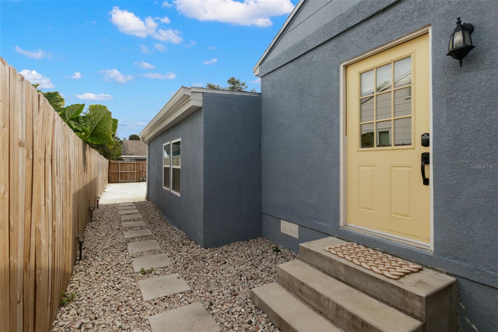 ROUSE MANOR - Residential Lease