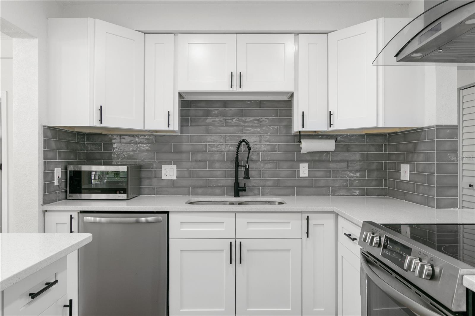 ROUSE MANOR - Residential Lease