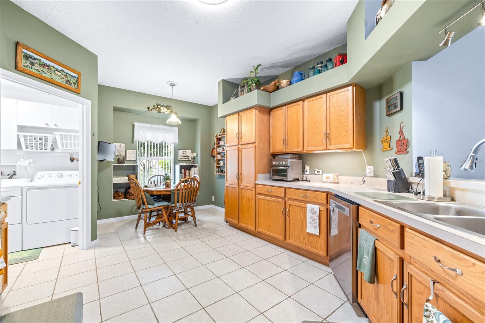 TWIN LAKES PARCELS D1 D3 & E - Residential