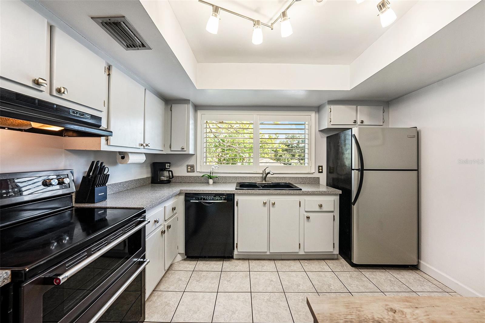 TIMBERWOODS CONDO - Residential