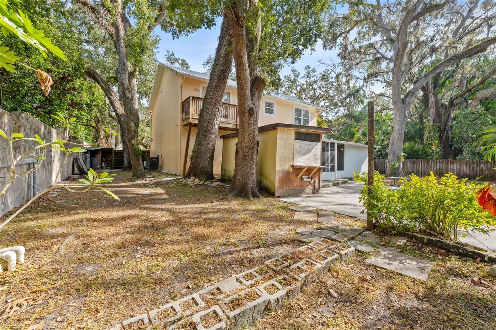 WOOTENS LAKESIDE ESTATES - Residential