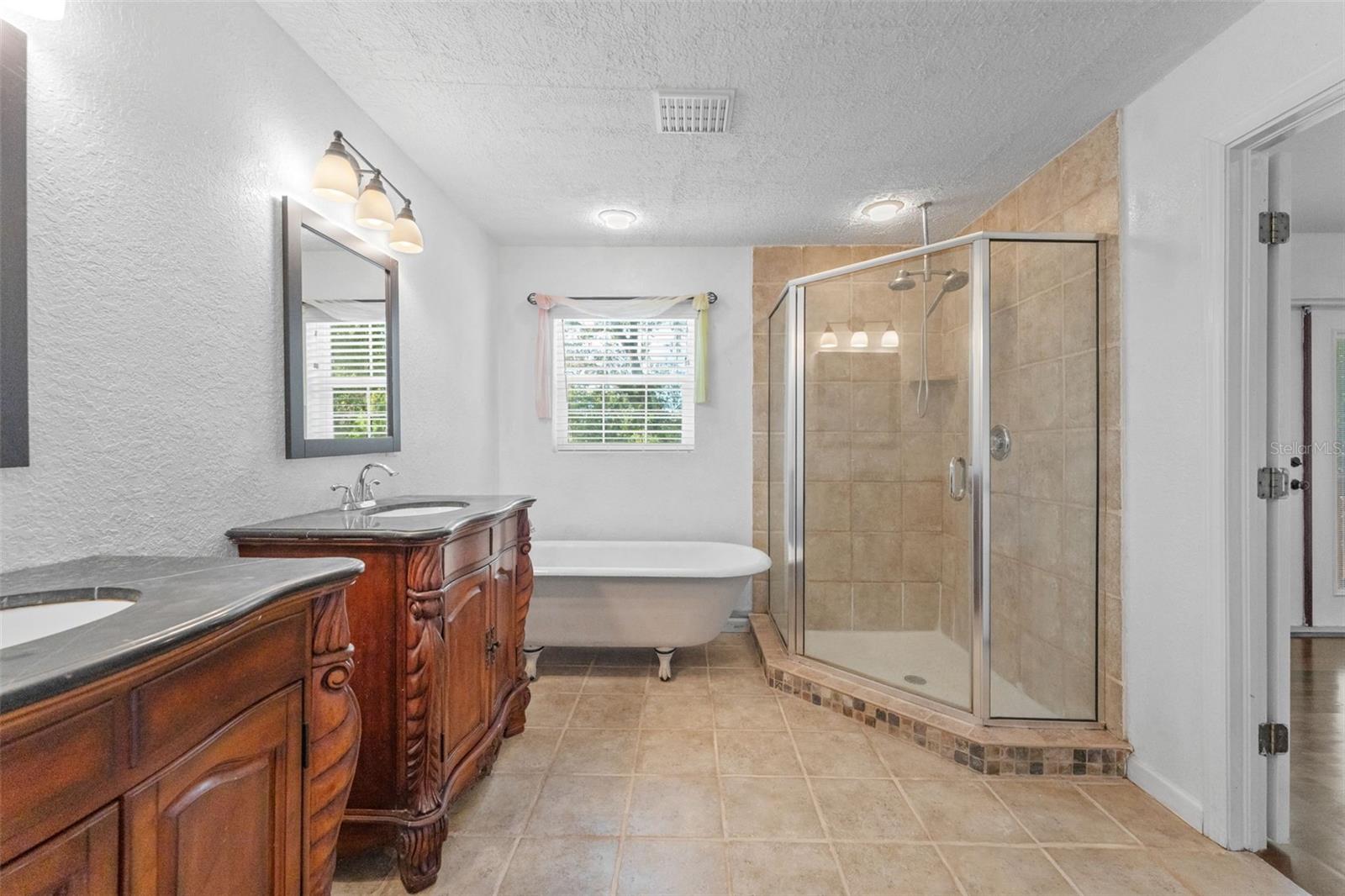 WOOTENS LAKESIDE ESTATES - Residential