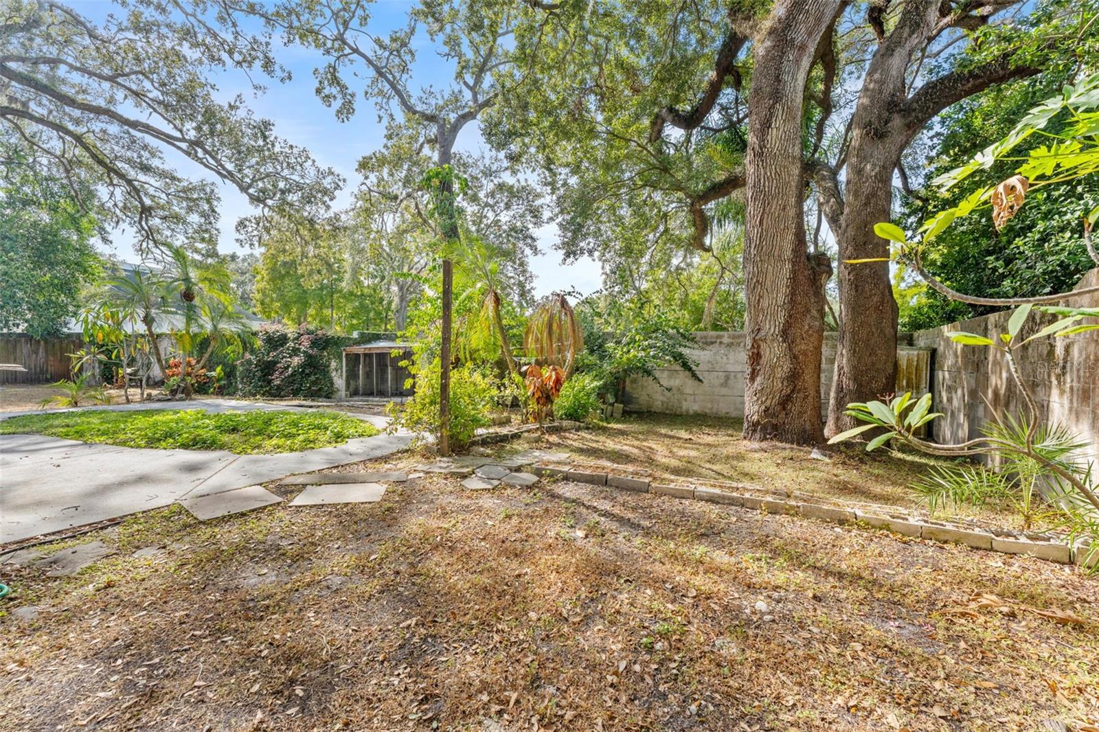 WOOTENS LAKESIDE ESTATES - Residential