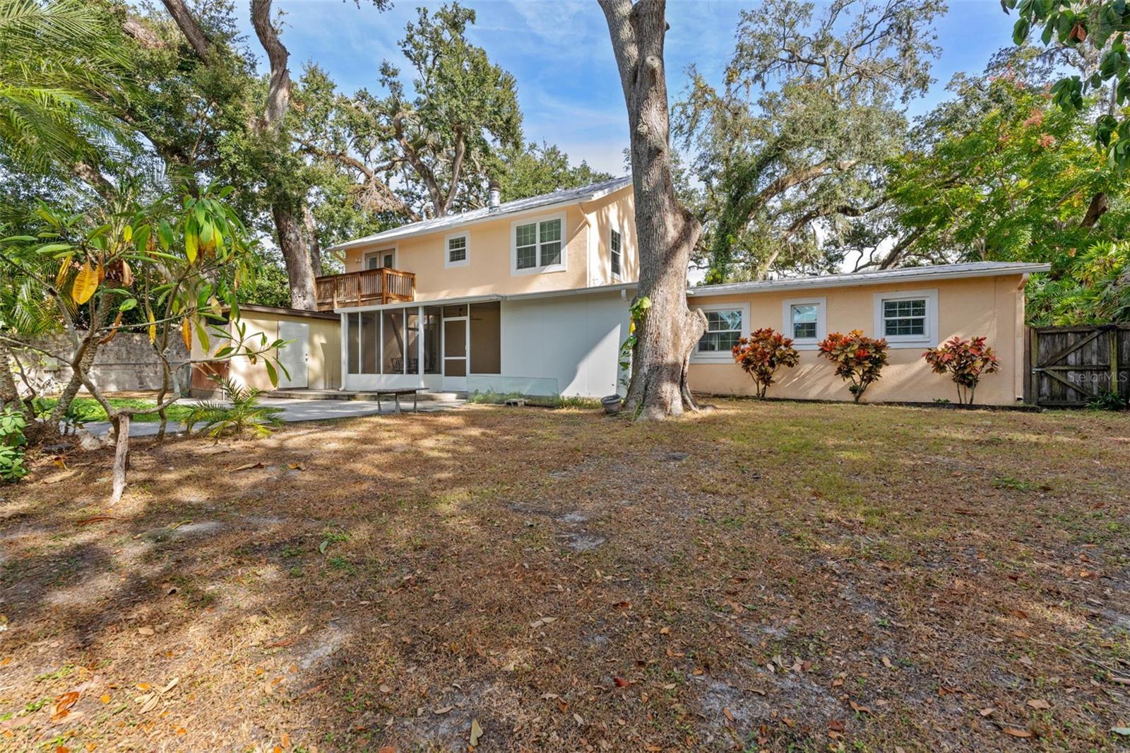 WOOTENS LAKESIDE ESTATES - Residential