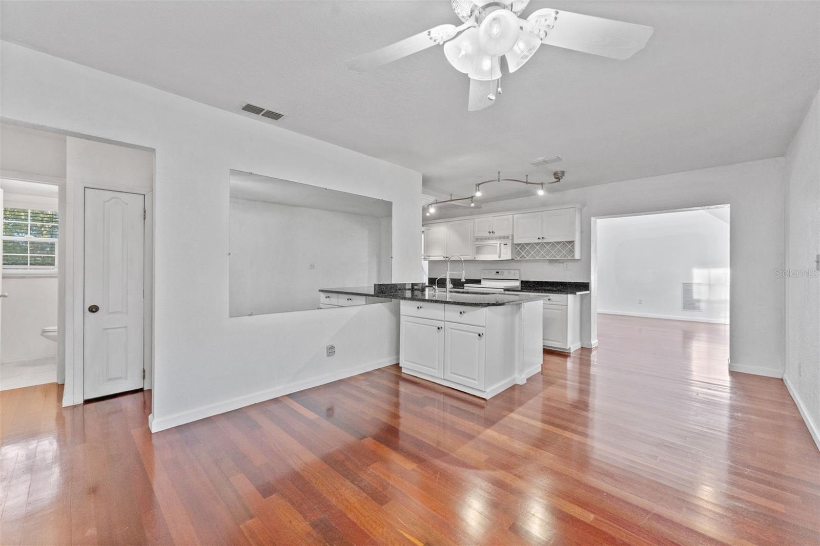 WOOTENS LAKESIDE ESTATES - Residential