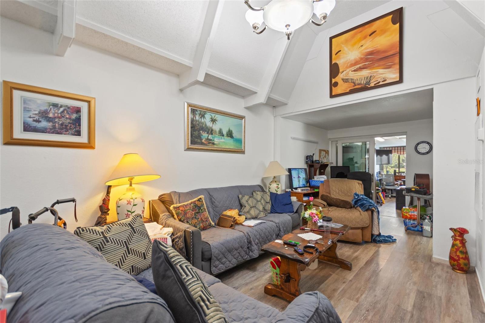 LAKESHORE CLUB - Residential