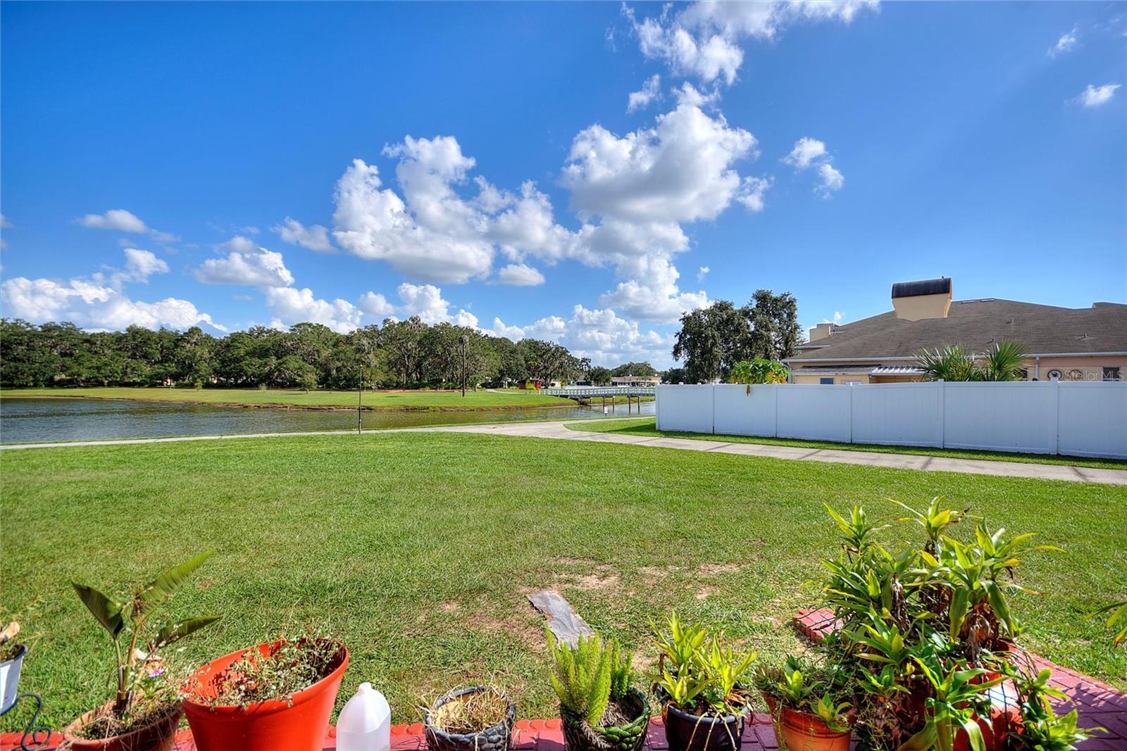LAKESHORE CLUB - Residential