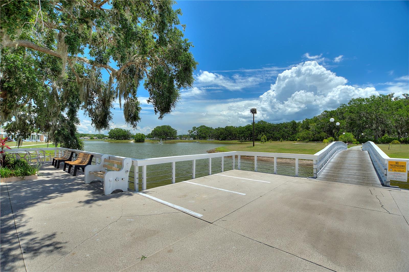LAKESHORE CLUB - Residential