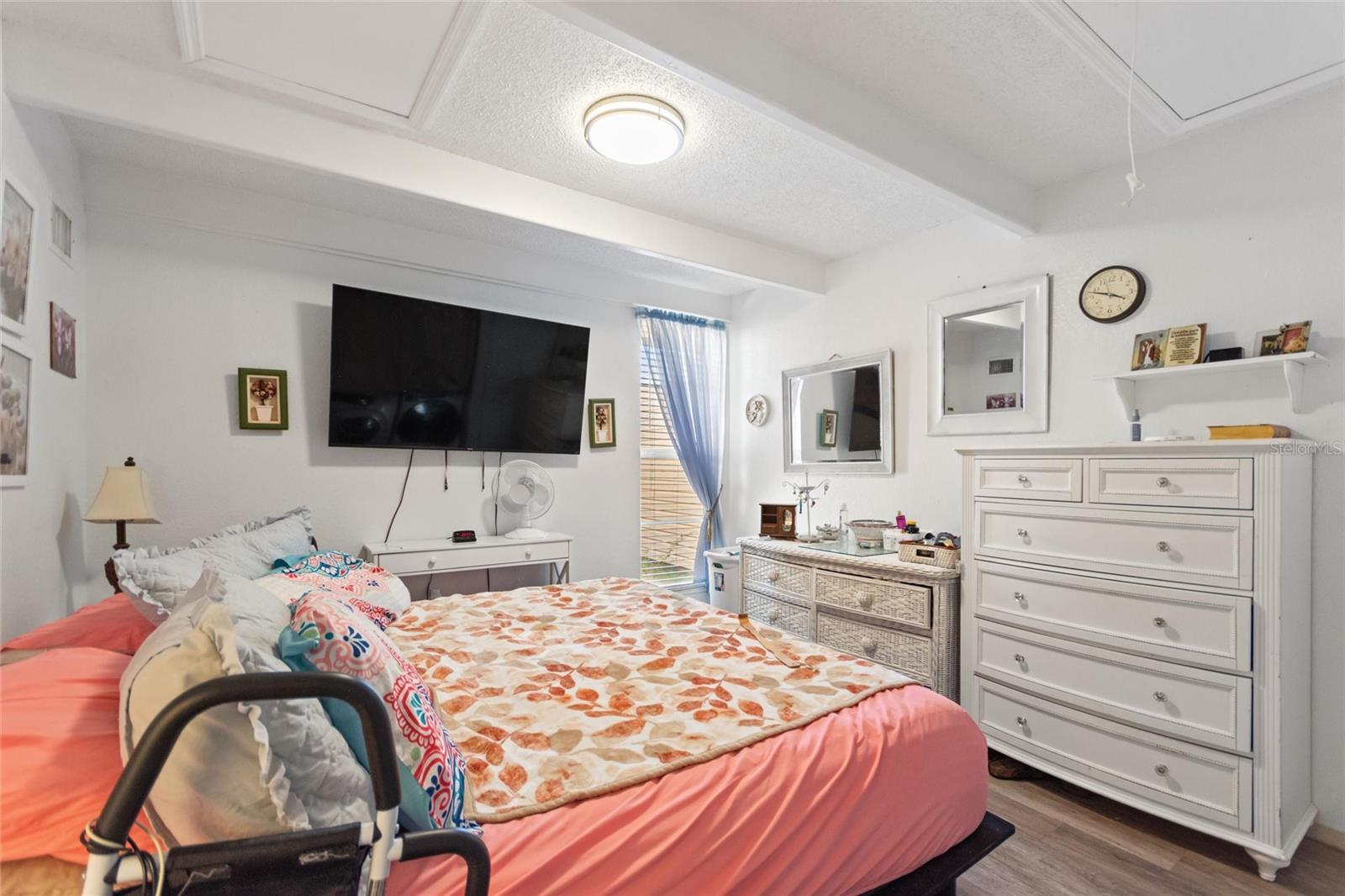 LAKESHORE CLUB - Residential