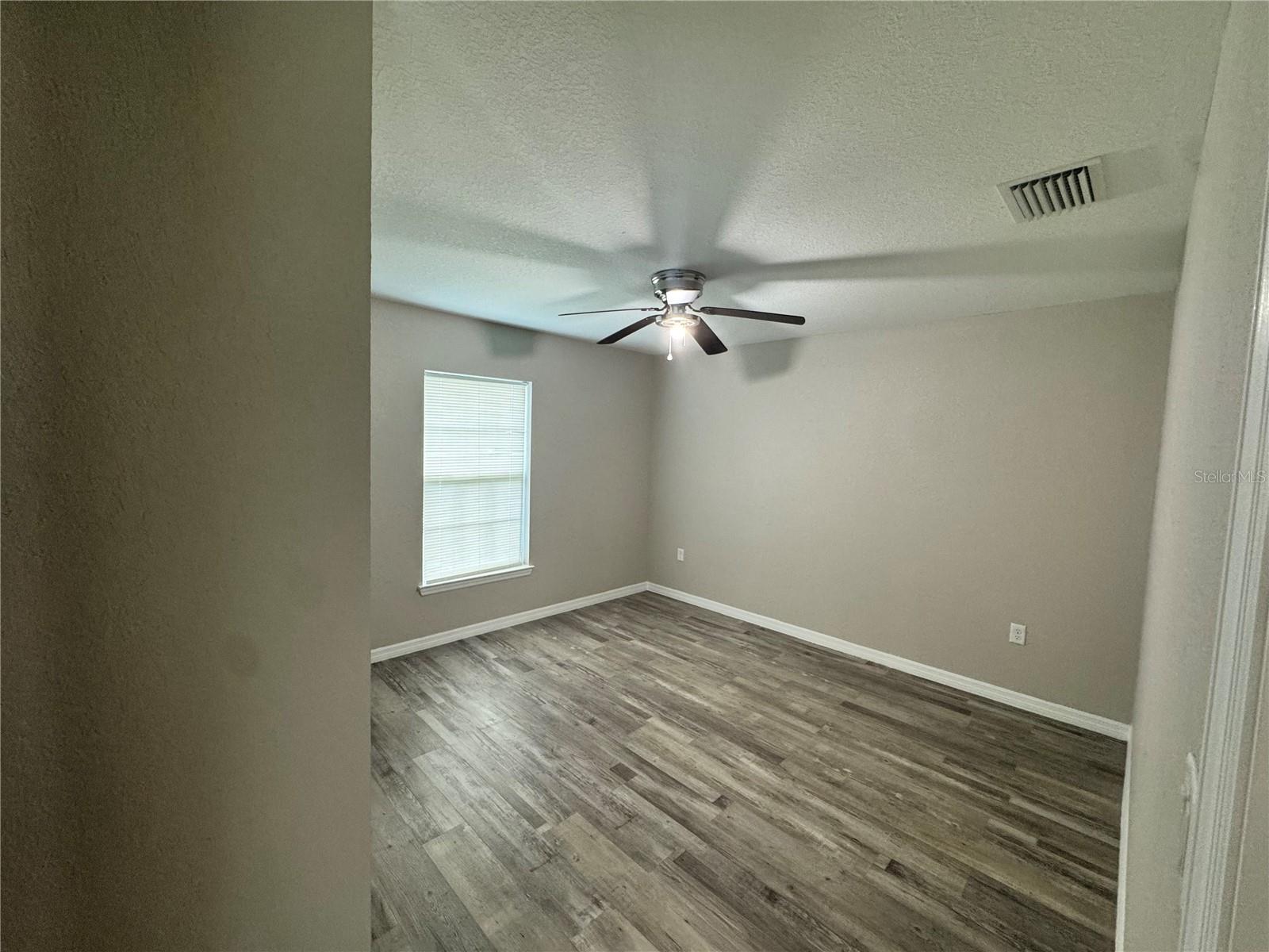 MARION OAKS UN 01 - Residential Lease