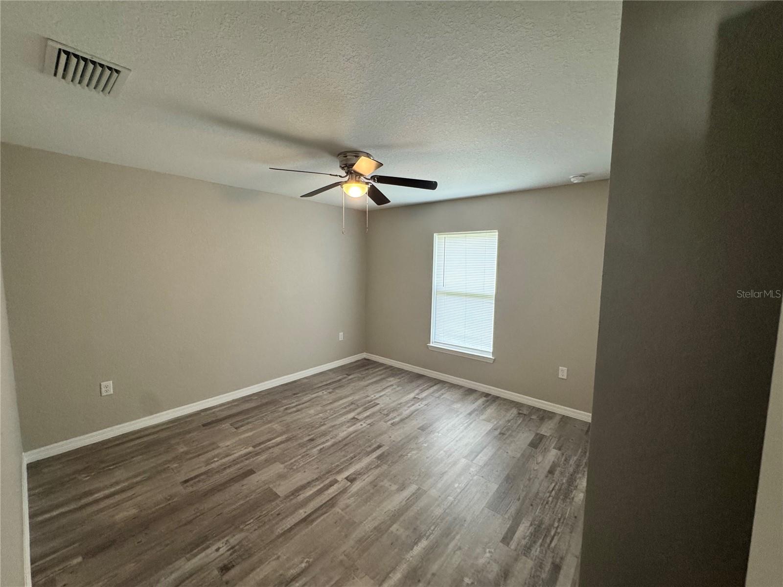 MARION OAKS UN 01 - Residential Lease