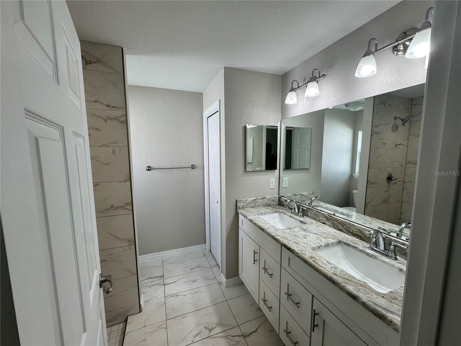 MARION OAKS UN 01 - Residential Lease