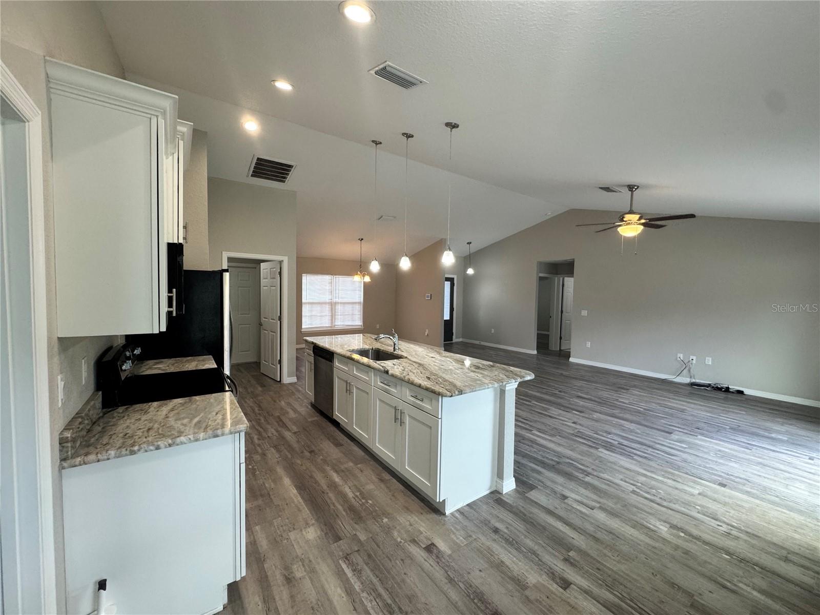 MARION OAKS UN 01 - Residential Lease