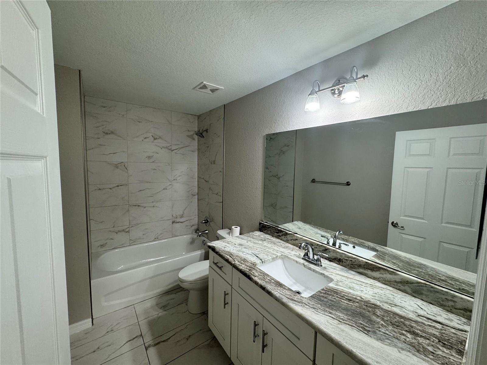 MARION OAKS UN 01 - Residential Lease