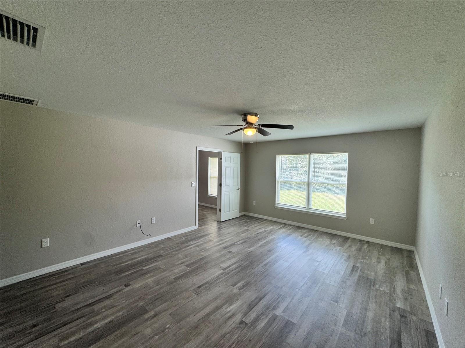 MARION OAKS UN 01 - Residential Lease