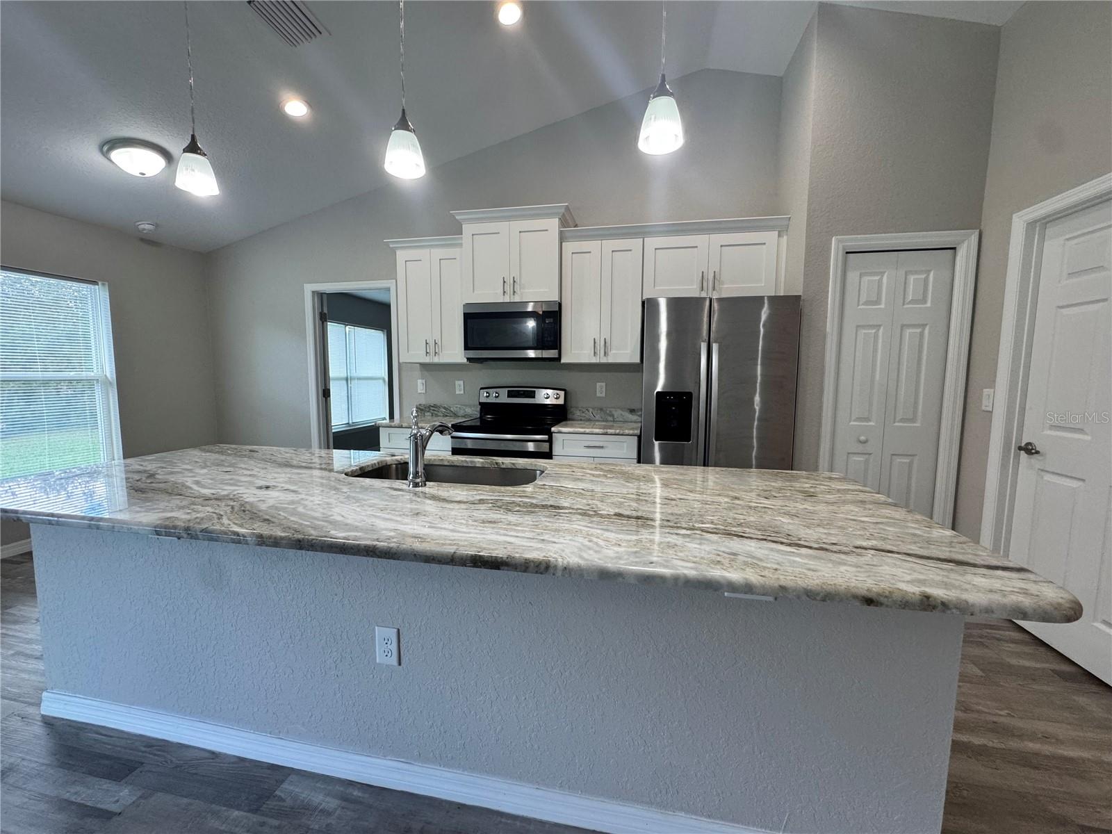 MARION OAKS UN 01 - Residential Lease