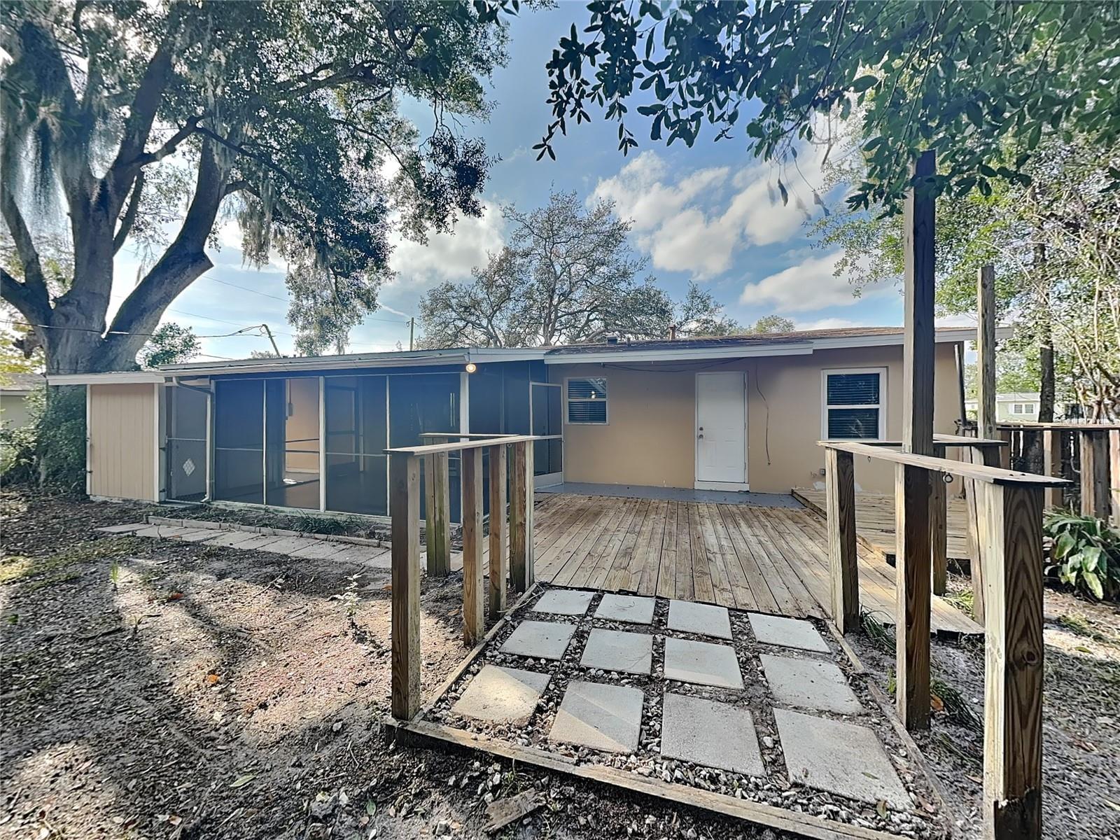 DELTONA LAKES UNIT 30 - Residential Lease