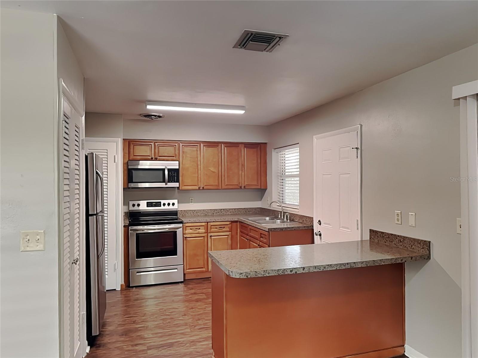 DELTONA LAKES UNIT 30 - Residential Lease
