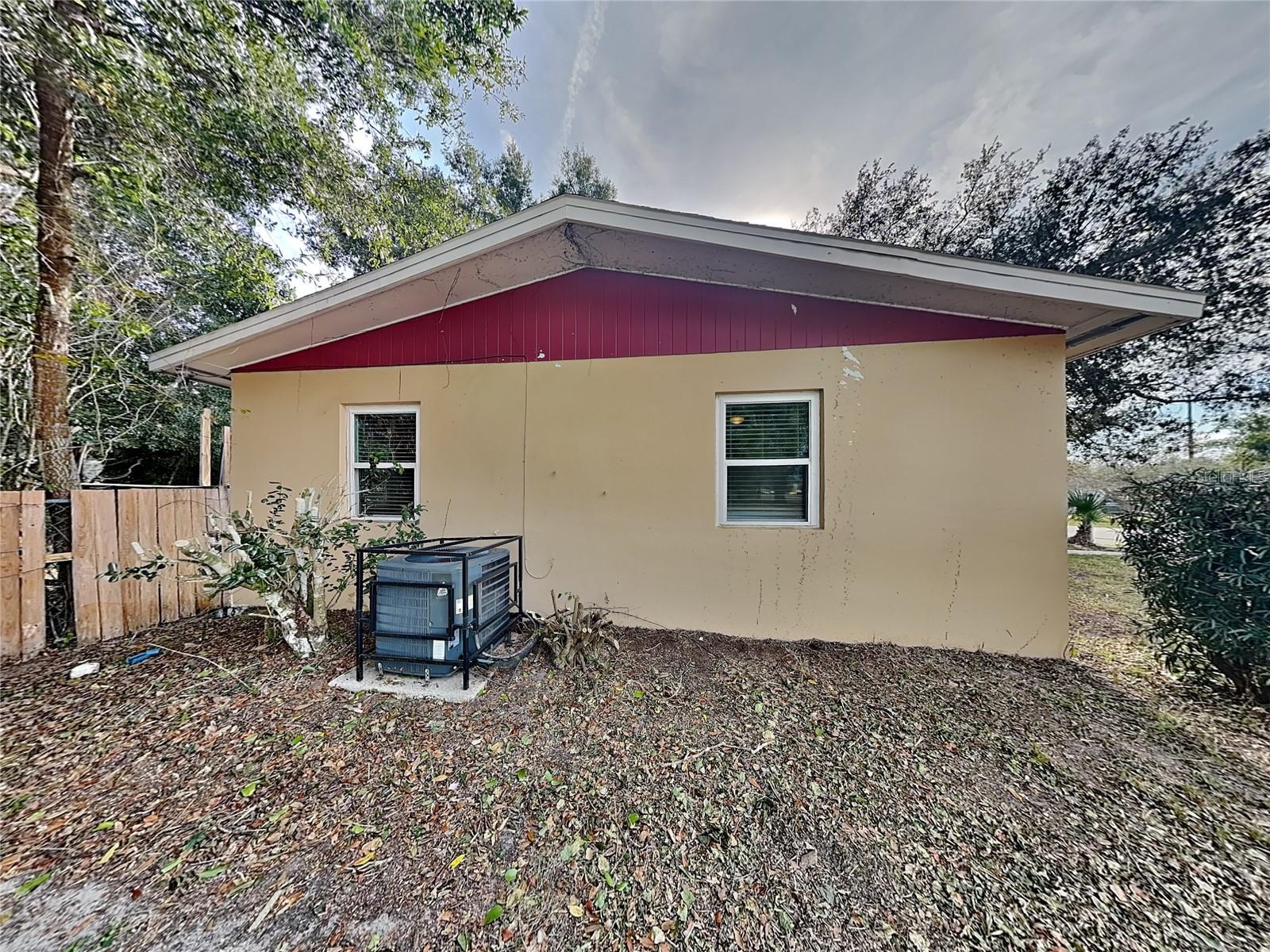 DELTONA LAKES UNIT 30 - Residential Lease