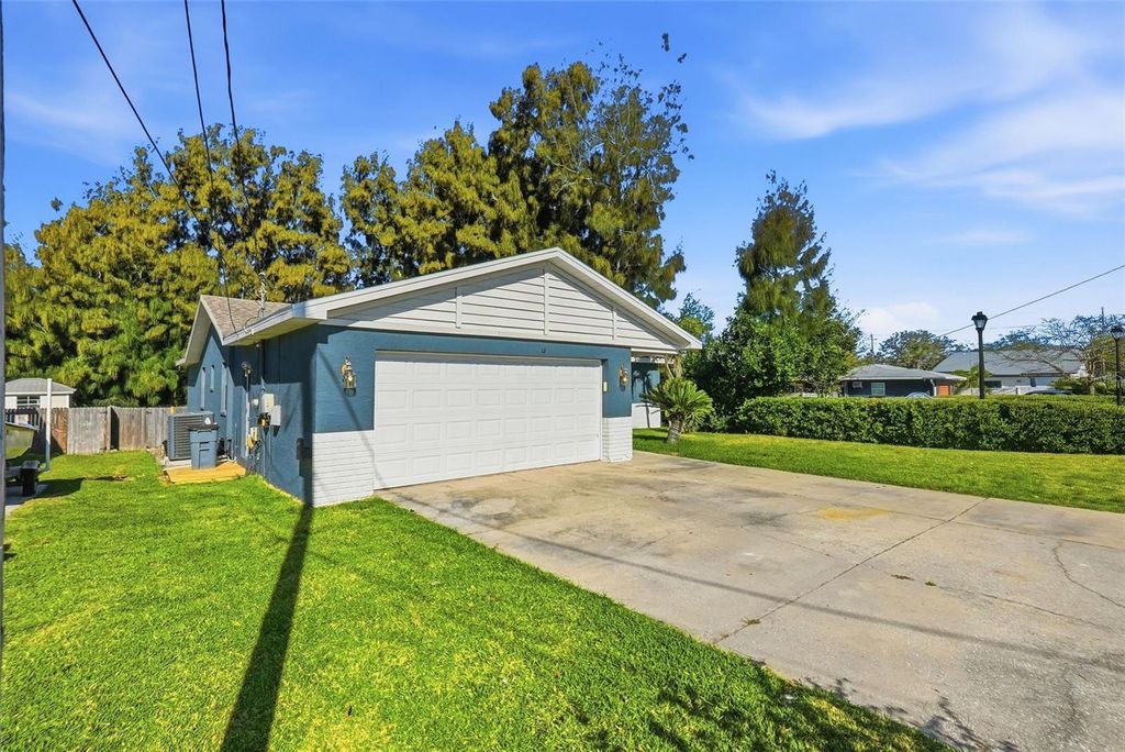 Photo of 11696 Currie Lane, Largo, FL 33774 (MLS # TB8482011)