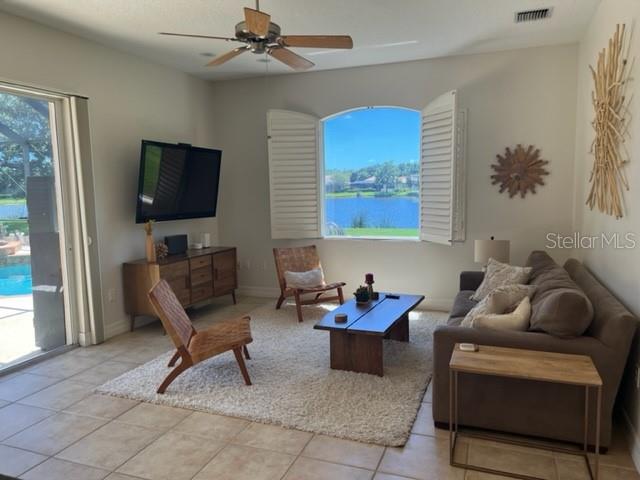 SECLUDED OAKS - Residential