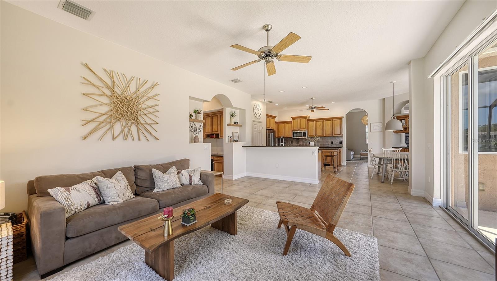 SECLUDED OAKS - Residential