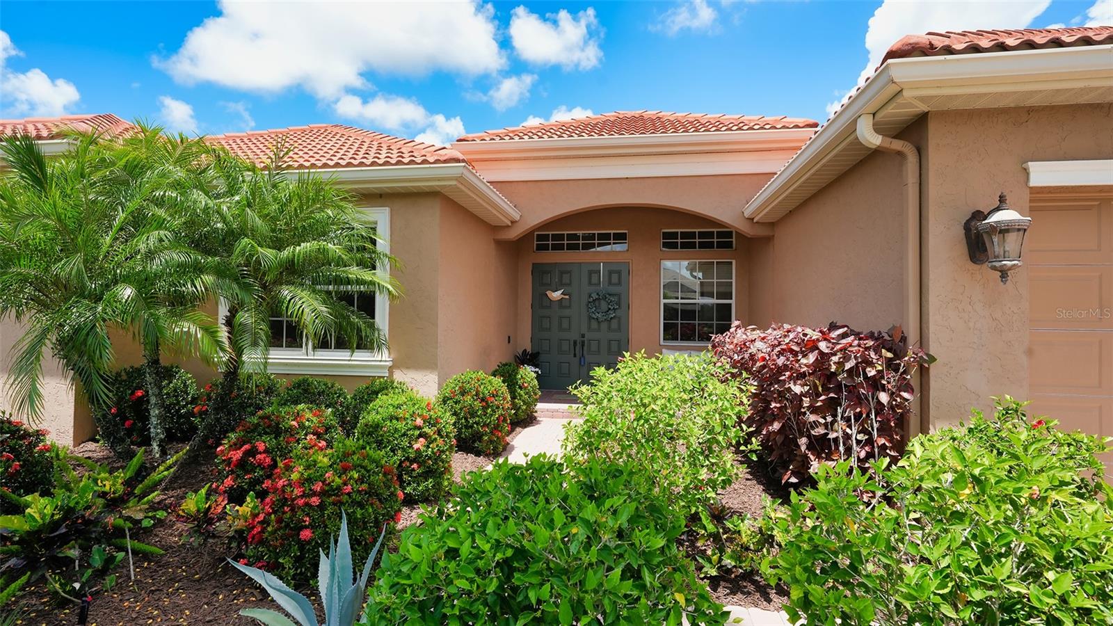 SECLUDED OAKS - Residential