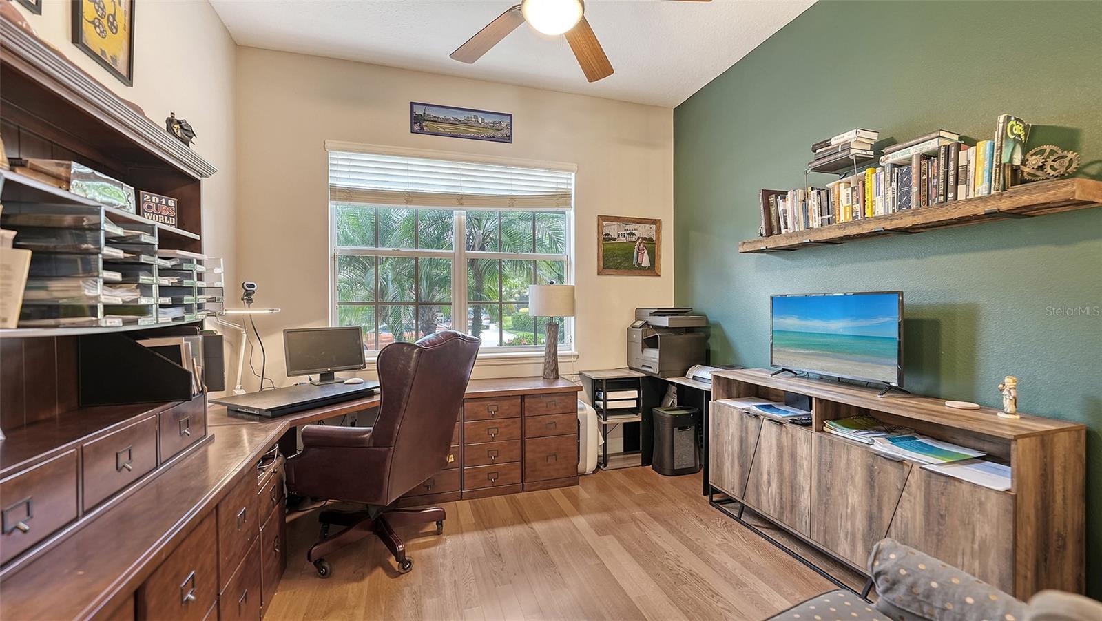 SECLUDED OAKS - Residential