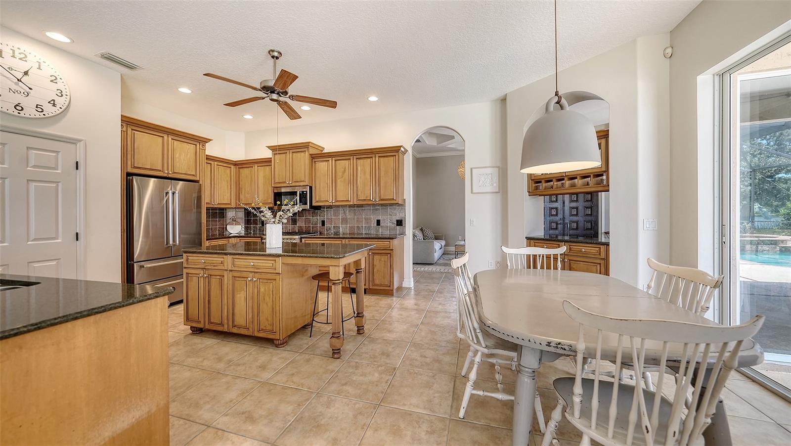 SECLUDED OAKS - Residential