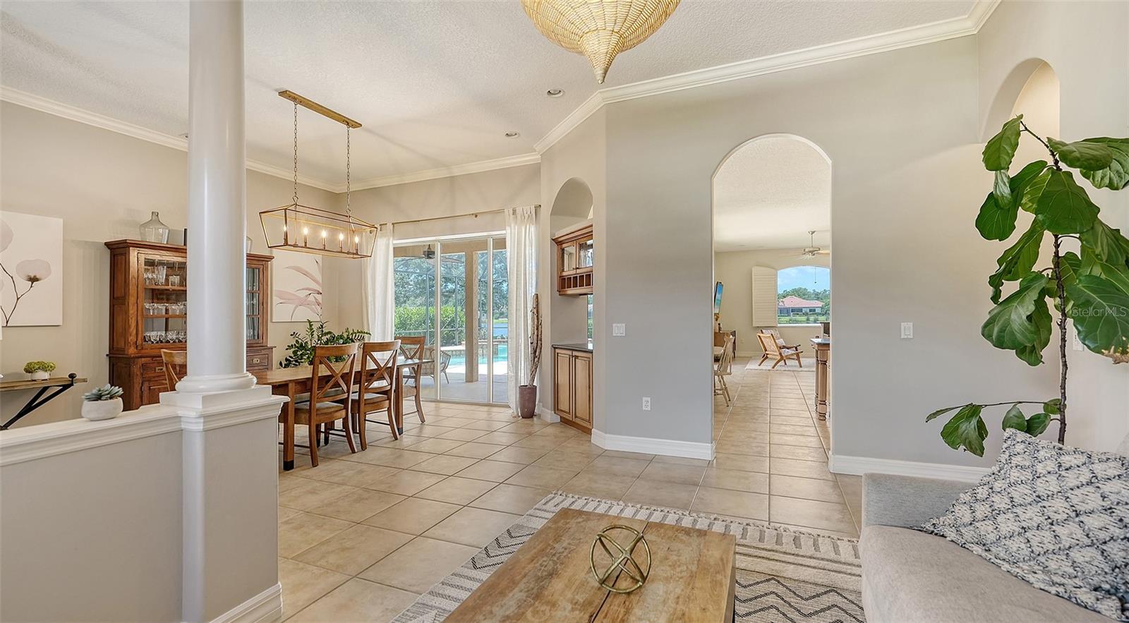 SECLUDED OAKS - Residential