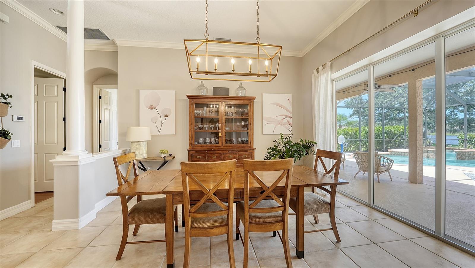 SECLUDED OAKS - Residential