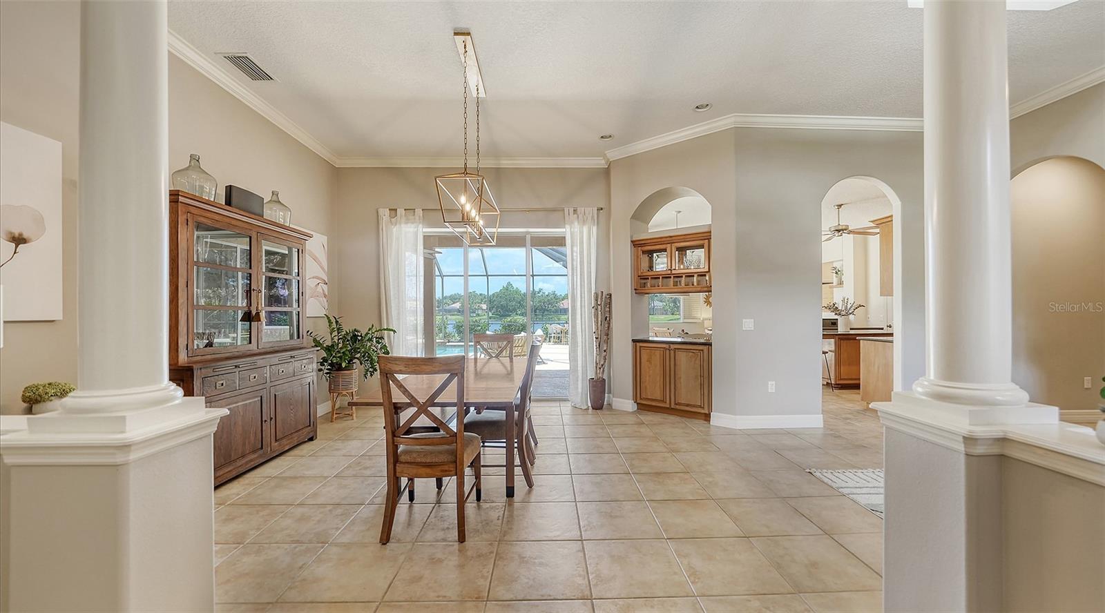 SECLUDED OAKS - Residential